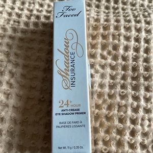 NEW IN BOX shadow insurance anti crease eye shadow primer